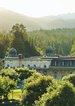 Waldhaus Flims Wellness Resort Blick auf das Grand Hotel. Foto: Waldhaus Flims Wellness Resort