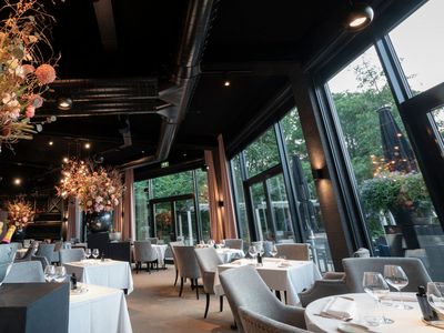 Dining Room im 2-Sternerestaurant Aan de Poel in Amstelveen, Niederlande. Foto: Aan de Poel
